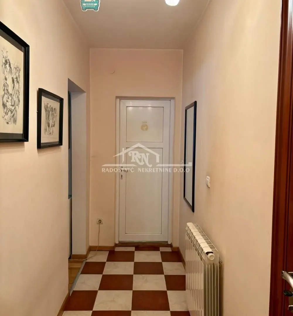 Prodaja, četvorosoban stan, 89m², Petlovo Brdo, Beograd