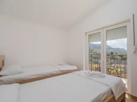 Izdavanje, stan, 70m², Stari Bar, Bar - image 8