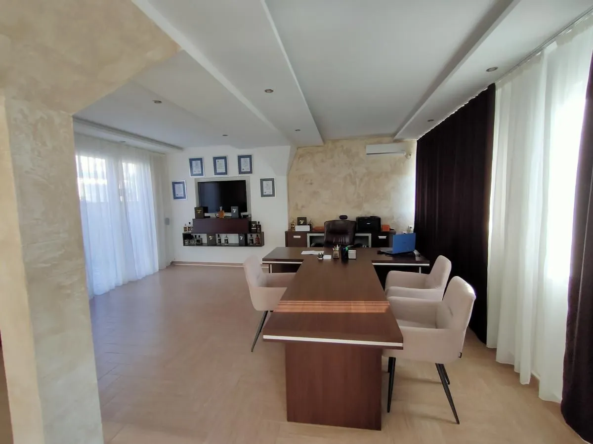 Prodaja, kuća, 380m², Sremska Kamenica, Petrovaradin