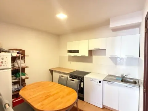 Rent, one bedroom apartment, 55m², Lazi, Budva - image 10