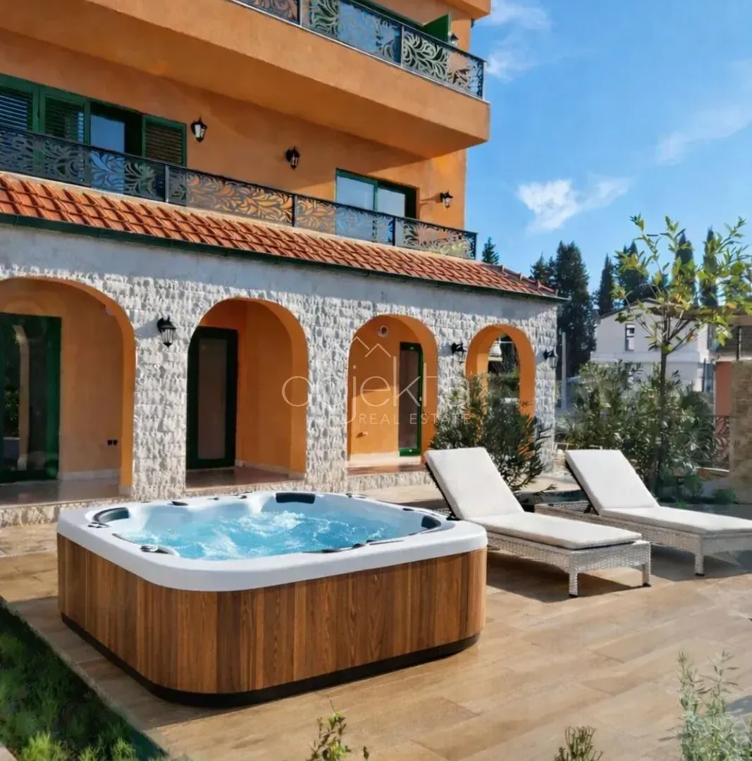 Rent, apartment, 100m², Tivat, Crna Gora