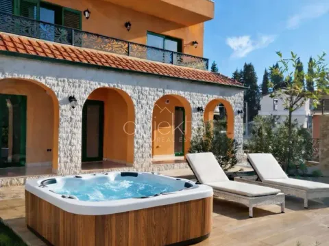 Rent, apartment, 100m², Tivat, Crna Gora - image 4