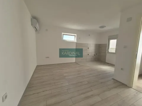 Sale, one bedroom apartment, 30m², Vašarište, Jagodina - image 2