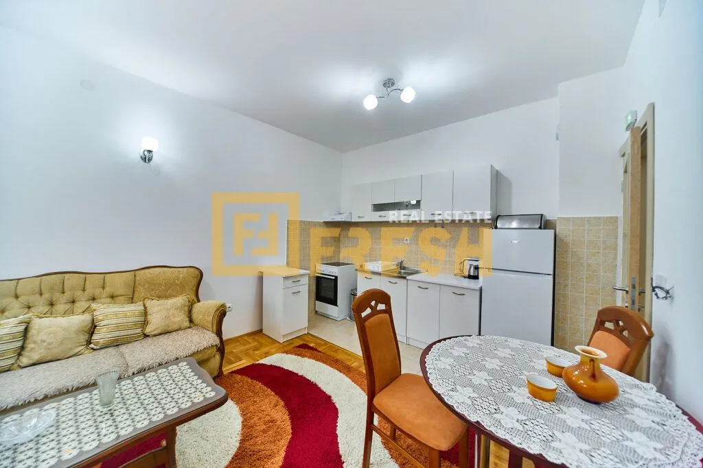 Izdavanje, jednosoban stan, 42m², Stari Aerodrom, Podgorica