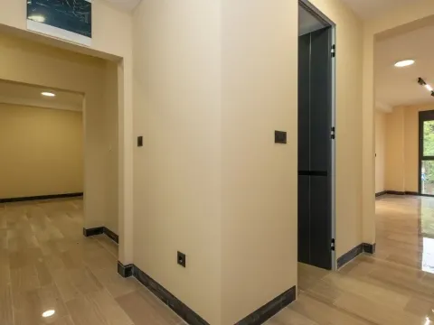 Sale, three bedroom apartment, 110m², Podgorica, Crna Gora - image 7