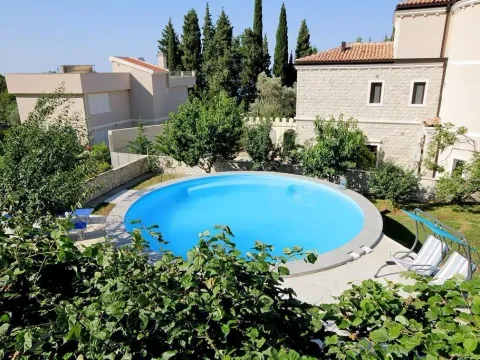 Izdavanje, kuća, 170m², Reževići, Budva - image 16