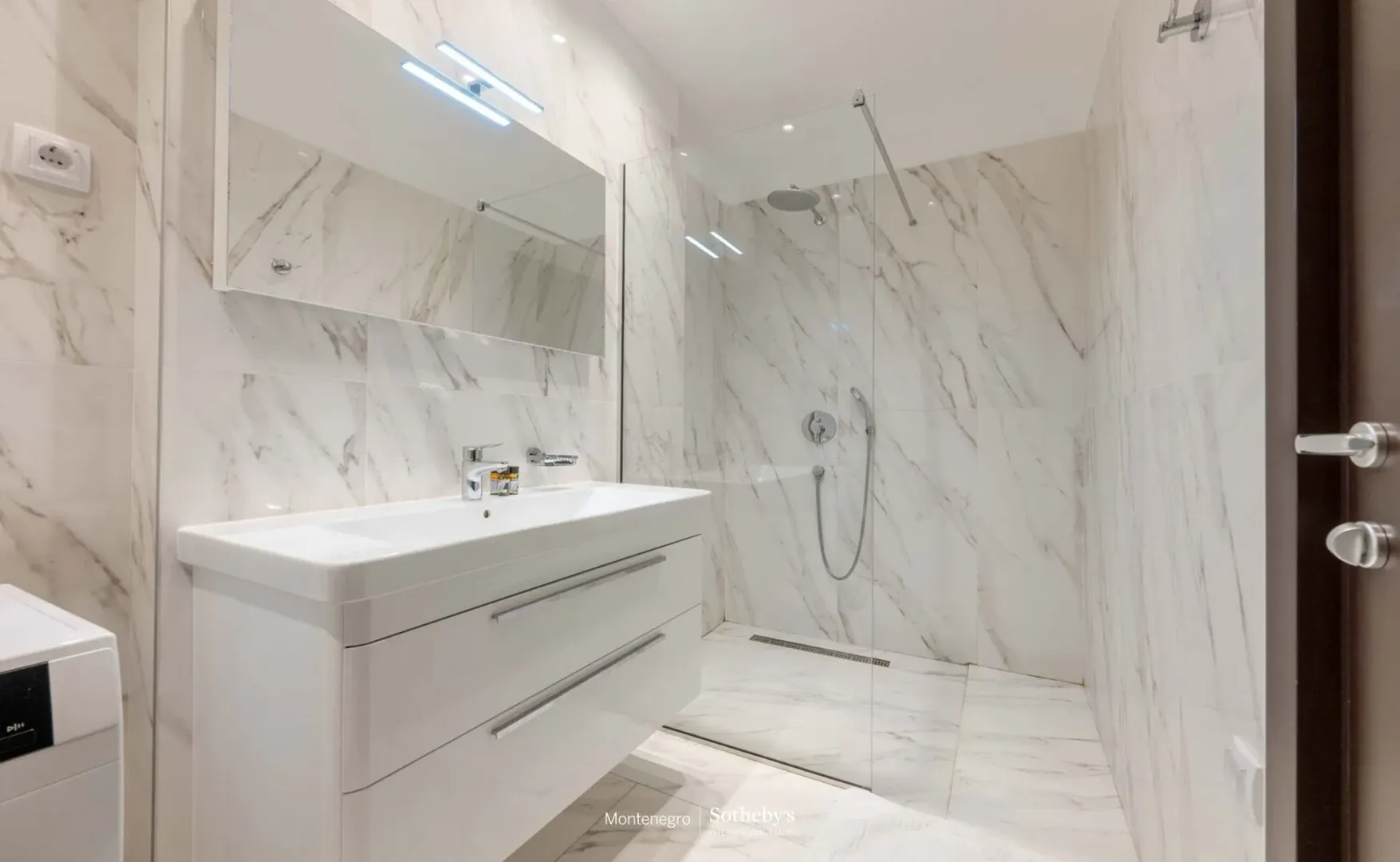 Sale, one bedroom apartment, 51m², Bečići, Budva
