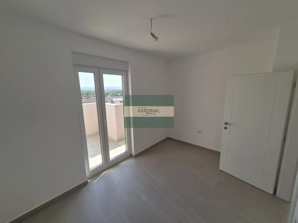 Prodaja, trosoban stan, 76m², Sarina Medja, Jagodina