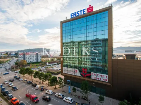 Izdavanje, jednosoban stan, 53m², Central Point, Podgorica - image 11