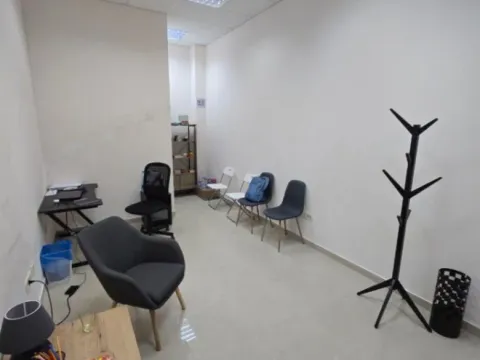 Izdavanje, poslovni prostor, 20m², Stari Aerodrom, Podgorica - image 2