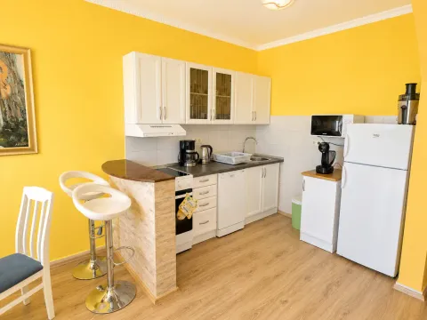 Izdavanje, jednosoban stan, 50m², Centar, Tivat - image 4