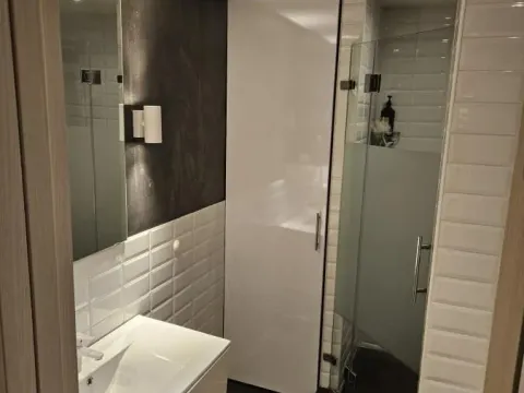 Izdavanje, trosoban stan, 70m², Savski Venac, Beograd - image 14