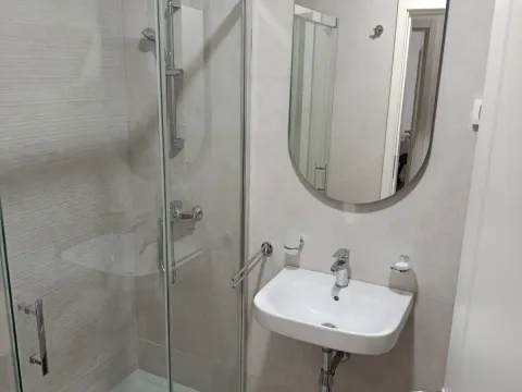 Izdavanje, jednosoban stan, 42m², Stari Aerodrom, Podgorica - image 8