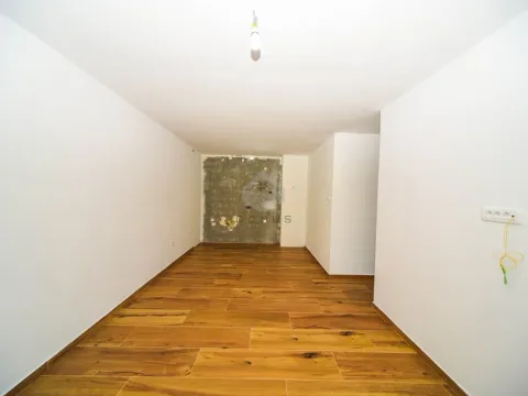 Sale, one bedroom apartment, 37m², Blok 5, Podgorica - image 3