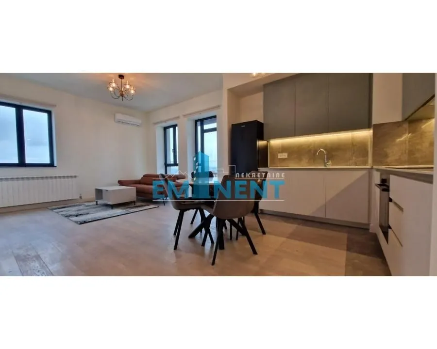 Izdavanje, trosoban stan, 72m², Savski Venac, Beograd