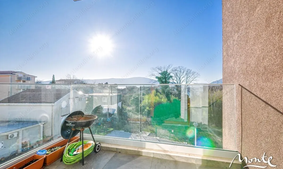 Sale, two bedroom apartment, 69m², Tivat, Crna Gora