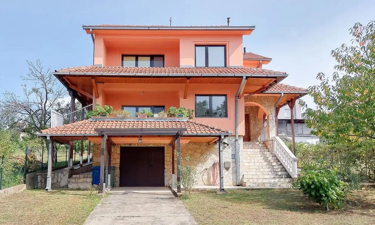 Sale, house, 295m², Sremčica, Beograd