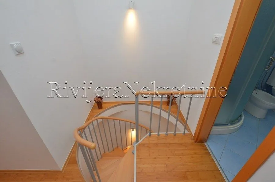 Prodaja, trosoban stan, 109m², Kamenari, Herceg Novi