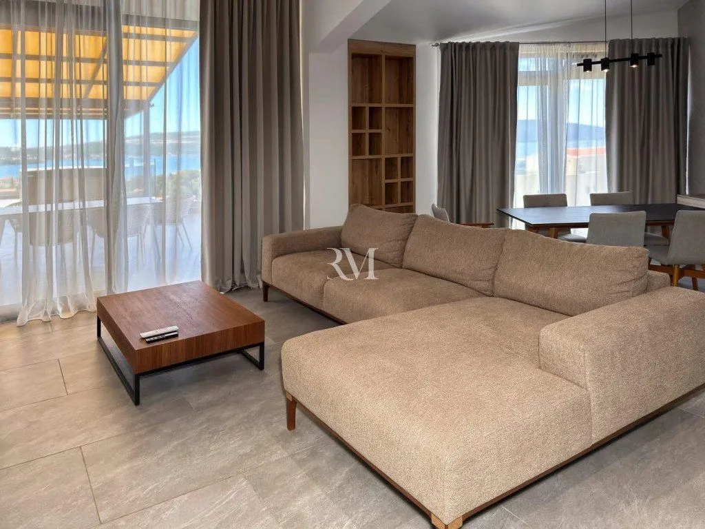 Prodaja, dvosoban stan, 185m², Mažina, Tivat
