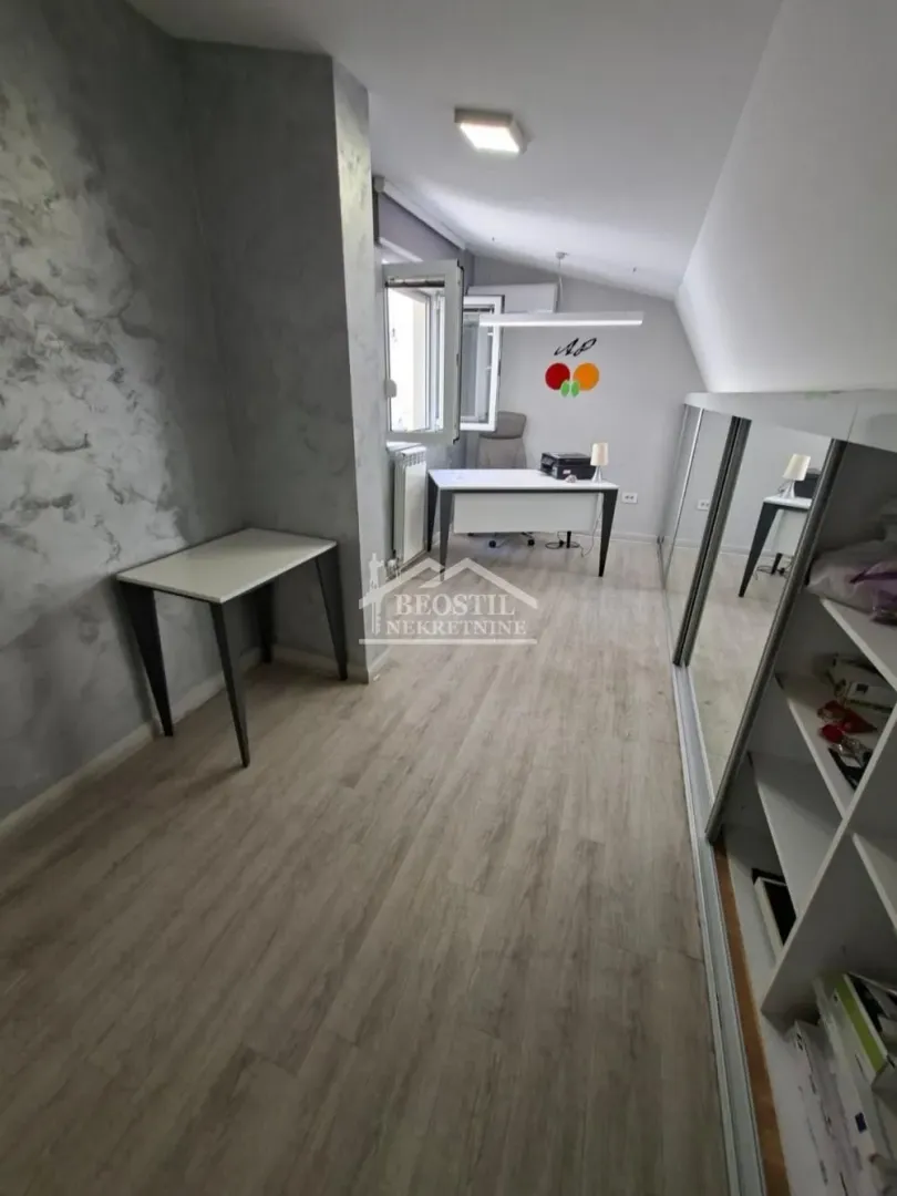 Sale, apartment, 118m², Đeram Pijaca, Beograd