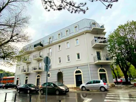 Izdavanje, jednosoban stan, 50m², Centar, Cetinje - image 1