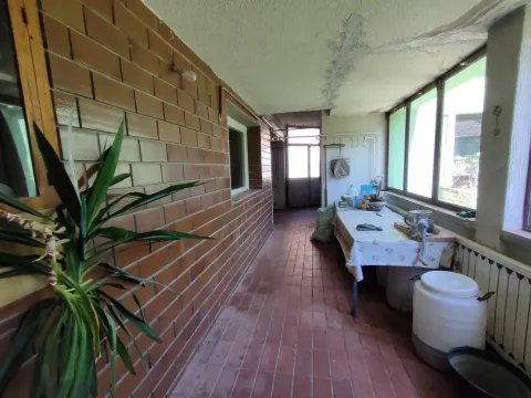 Izdavanje, kuća, 330m², Sremska Kamenica, Petrovaradin - image 19