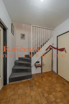 Prodaja, četvorosoban stan, 108m², Rakovica, Beograd - image 13
