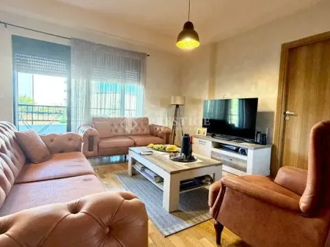 Izdavanje, dvosoban stan, 76m², Preko Morače, Podgorica - image 1