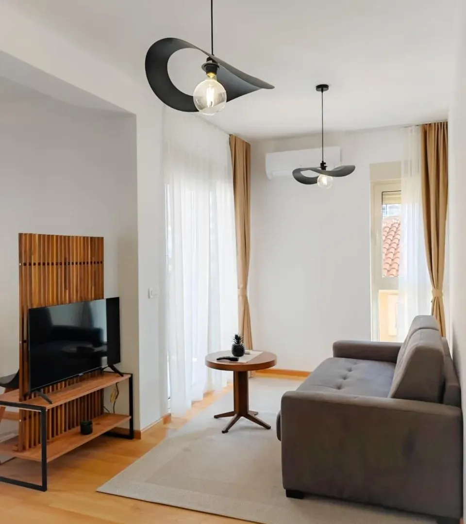 Izdavanje, jednosoban stan, 50m², Budva, Crna Gora