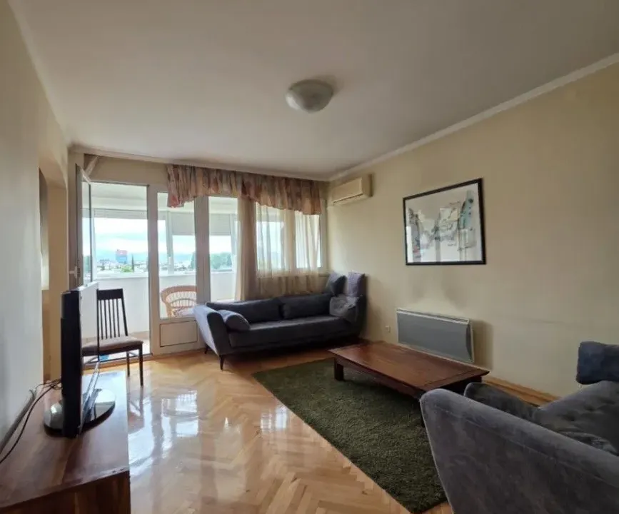 Izdavanje, trosoban stan, 87m², Preko Morače, Podgorica