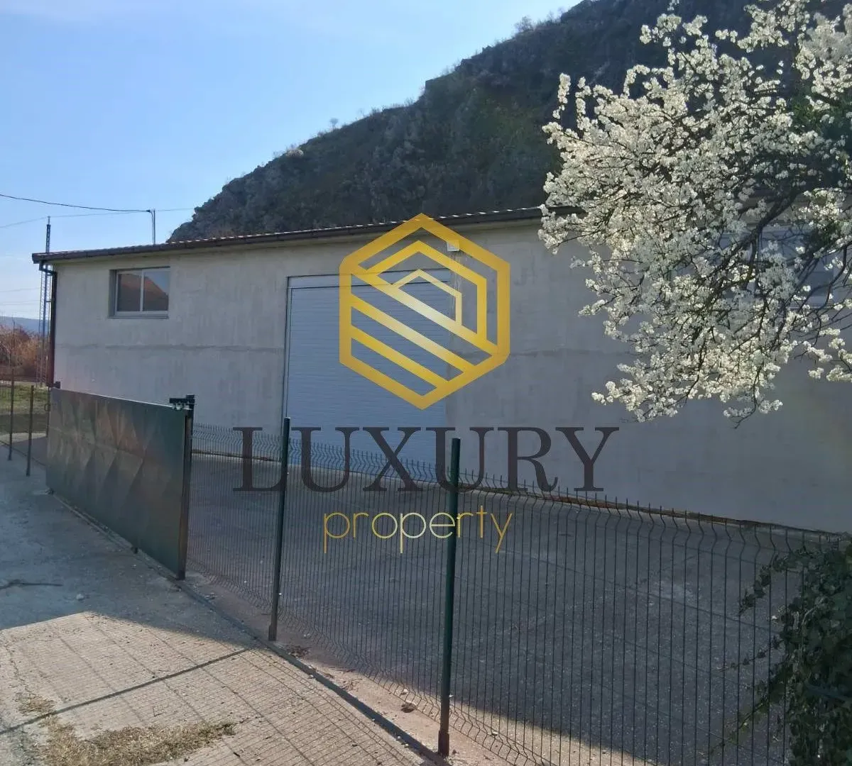 Rent, office space, 290m², Spuž, Danilovgrad