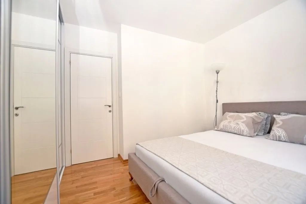 Izdavanje, jednosoban stan, 45m², Igalo, Herceg Novi