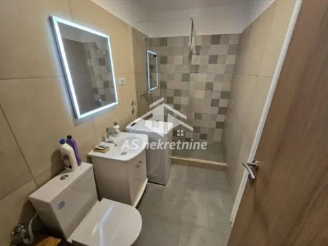 Rent, two bedroom apartment, 70m², Stari Grad, Beograd - image 13