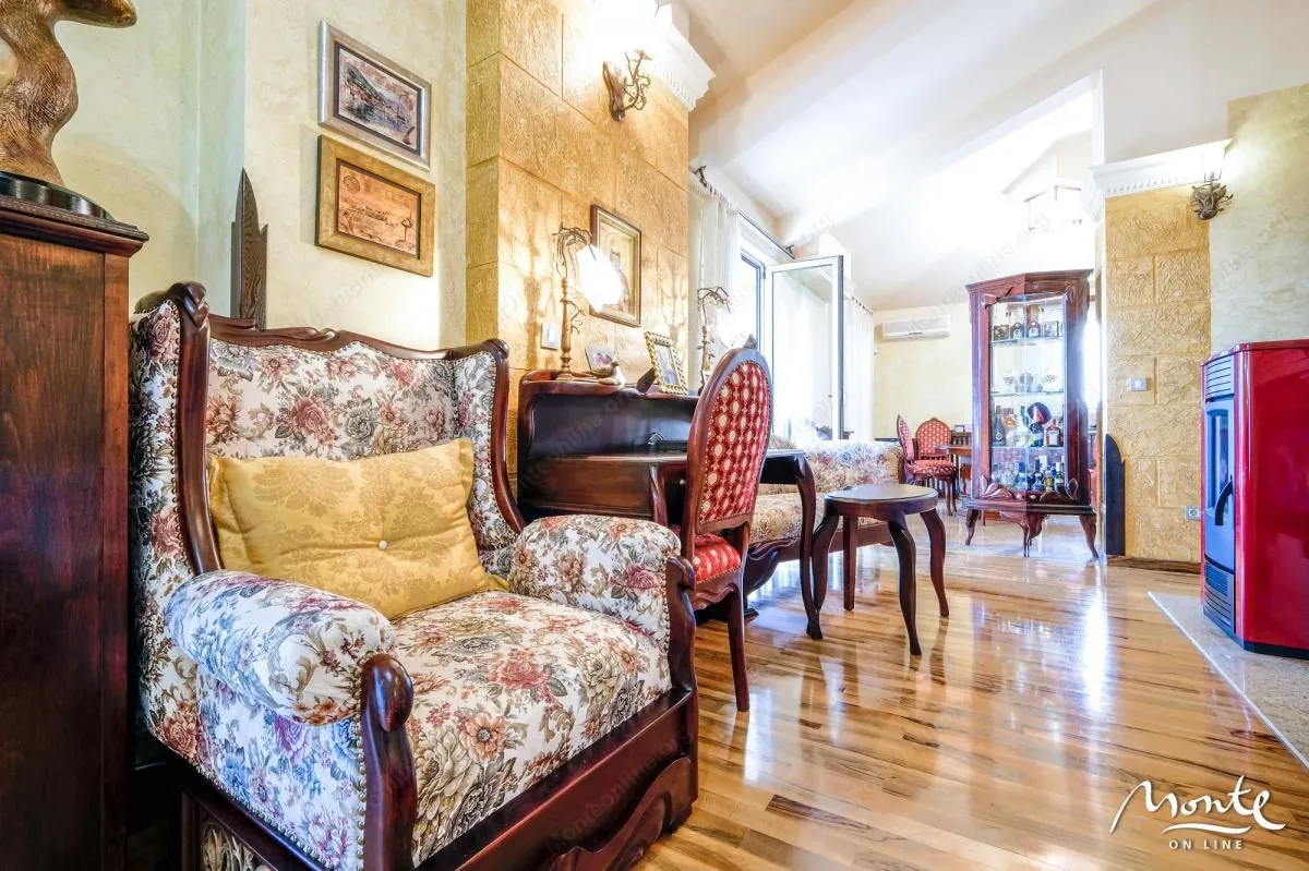 Sale, four bedroom apartment, 179m², Budva, Crna Gora