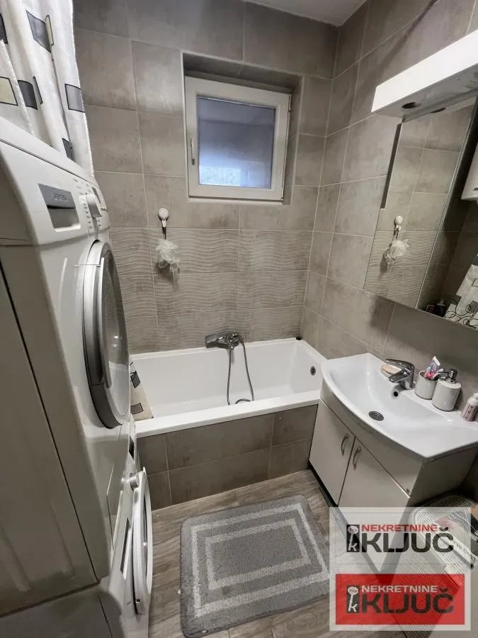 Prodaja, trosoban stan, 87m², Veternik, Novi Sad Sve Podlokacije