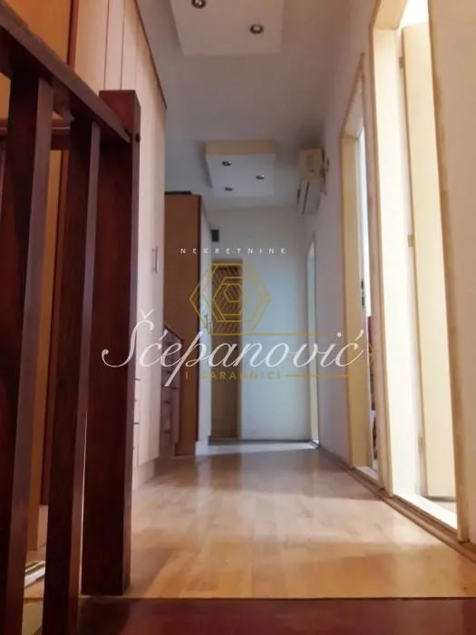 Prodaja, trosoban stan, 86m², Centar, Novi Sad