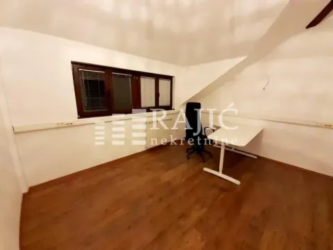 Izdavanje, trosoban stan, 100m², Profesorska Kolonija, Palilula Sve Podlokacije - image 8