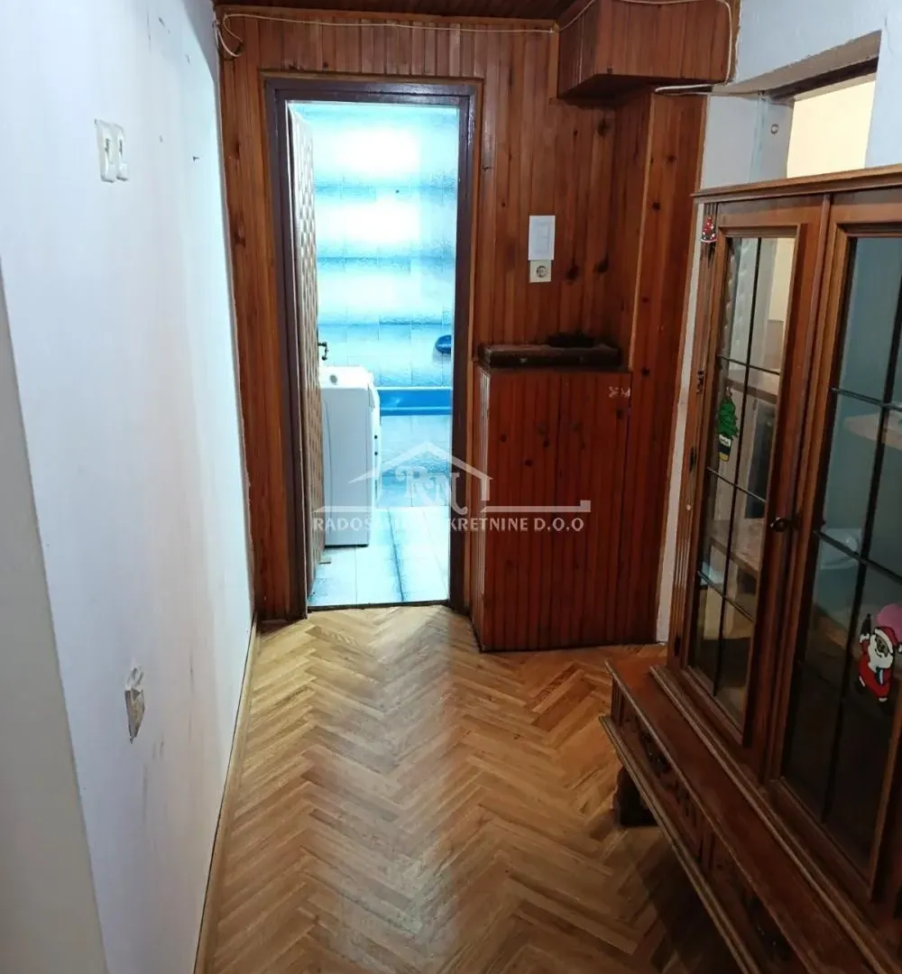 Prodaja, dvosoban stan, 68m², Petlovo Brdo, Beograd