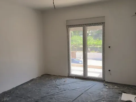 Izdavanje, poslovni prostor, 100m², Radovanići, Herceg Novi - image 14