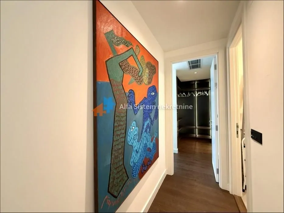 Izdavanje, četvorosoban stan, 110m², Savski Venac, Beograd