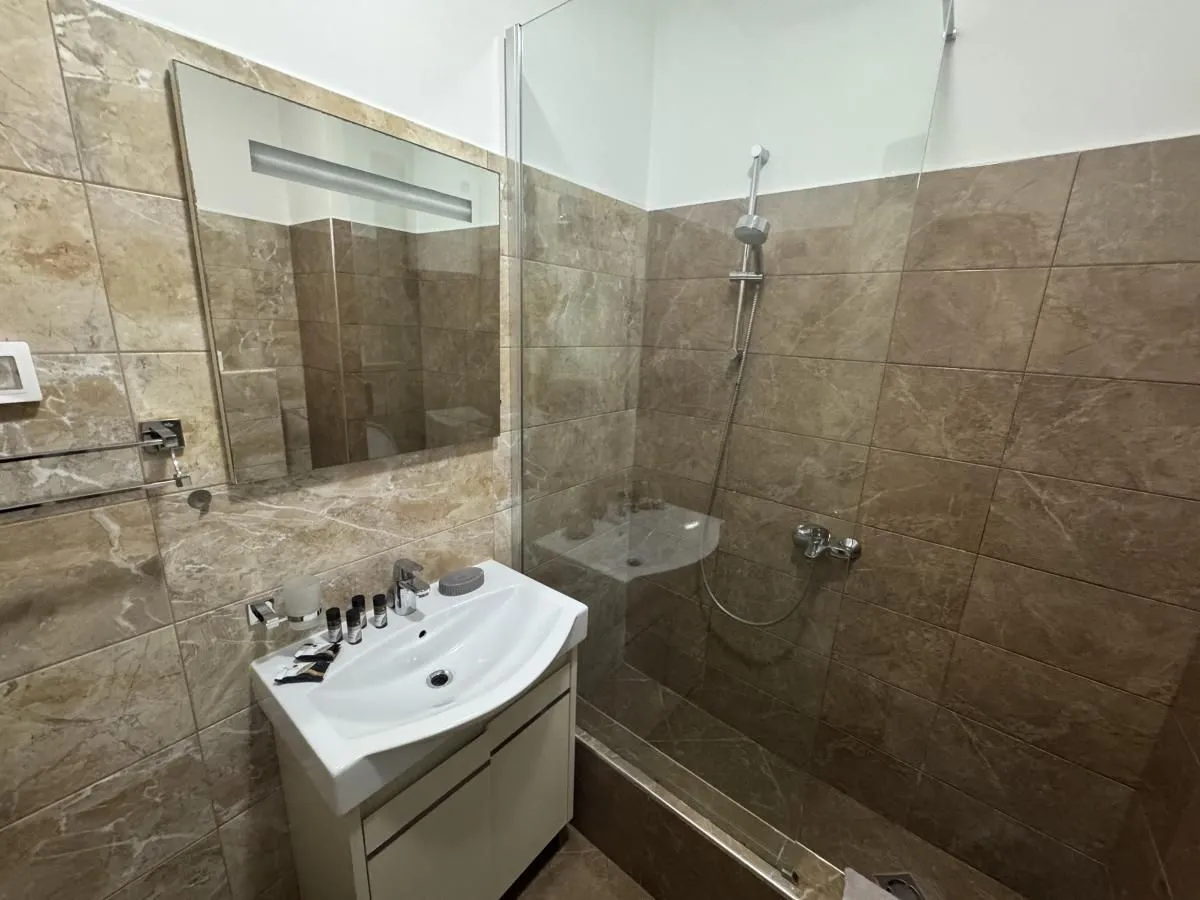 Rent, three bedroom apartment, 115m², Bečići, Budva