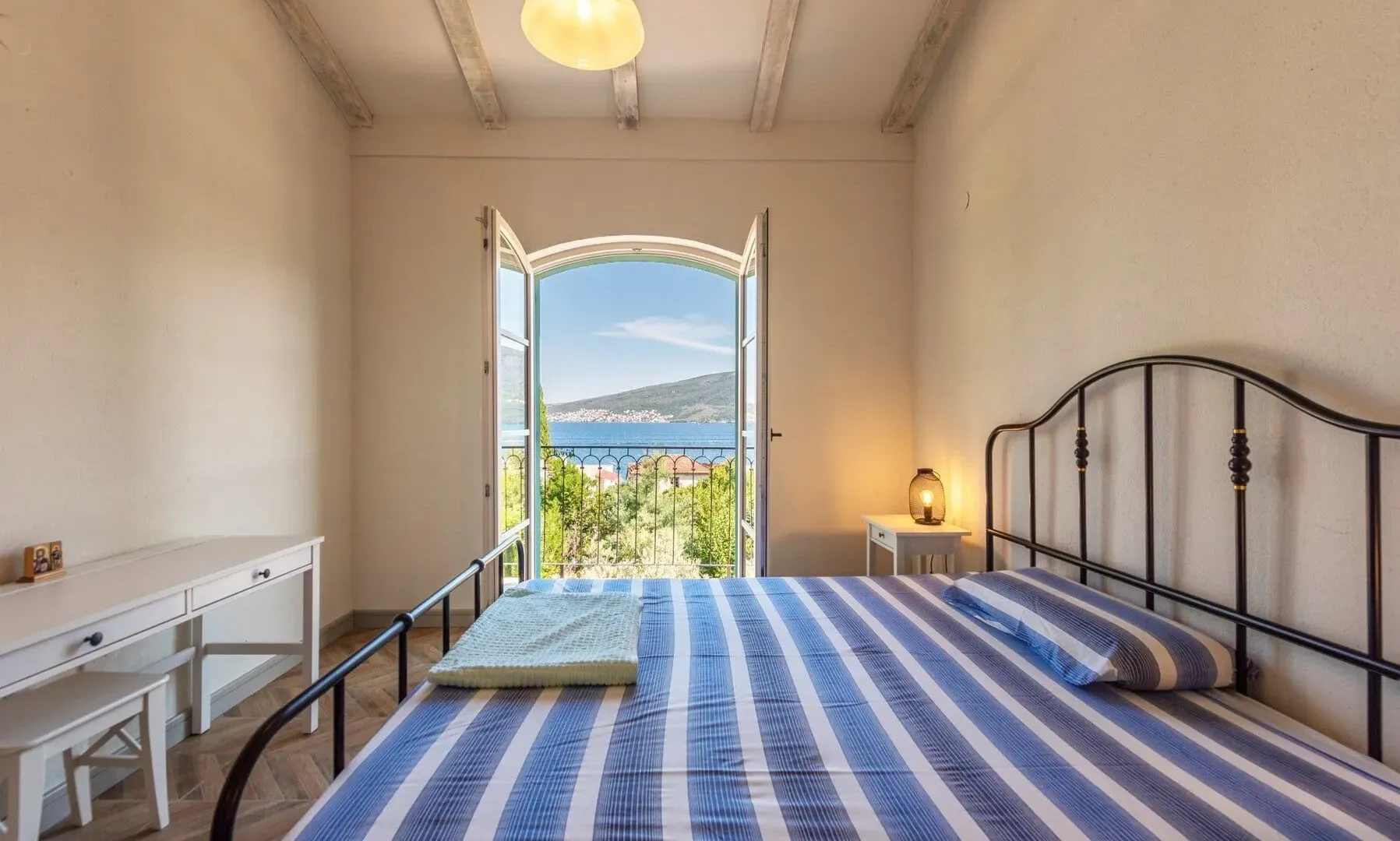 Sale, house, 198m², Bratešići, Kotor