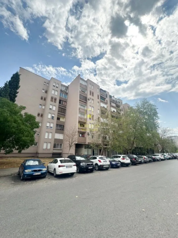 Prodaja, trosoban stan, 95m², Blok 6, Podgorica