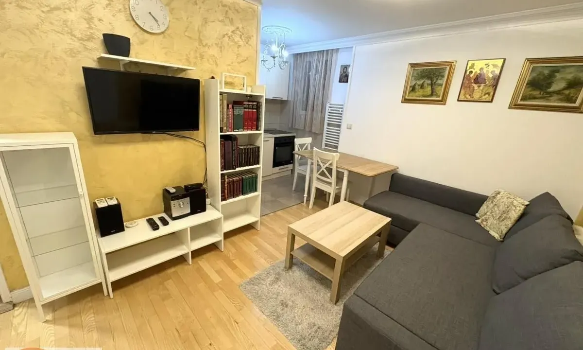 Rent, three bedroom apartment, 65m², Stari Grad, Beograd