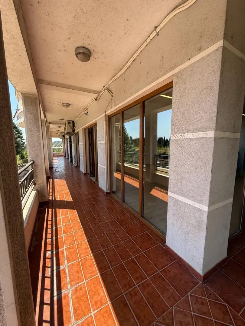 Rent, office space, 68m², Momišići, Podgorica