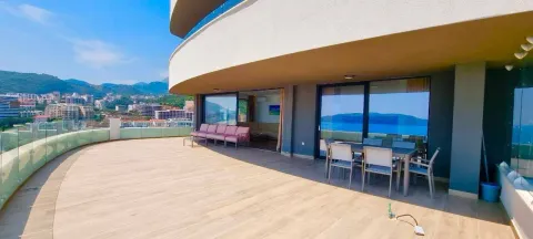Izdavanje, trosoban stan, 105m², Rafailovići, Budva - image 3