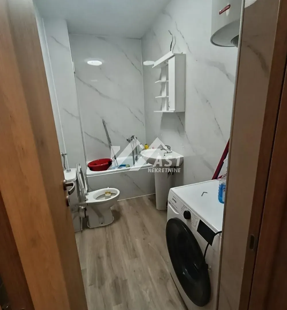 Izdavanje, dvosoban stan, 55m², Bulevar Oslobodjenja, Novi Sad Sve Podlokacije