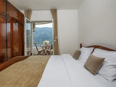 Izdavanje, dvosoban stan, 60m², Dobrota, Kotor - image 11