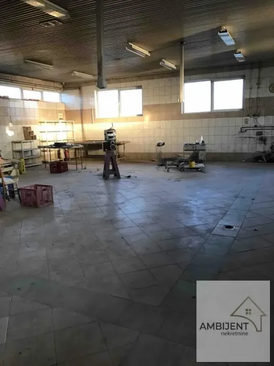 Prodaja, poslovni prostor, 933m², Sremska Mitrovica, Srbija