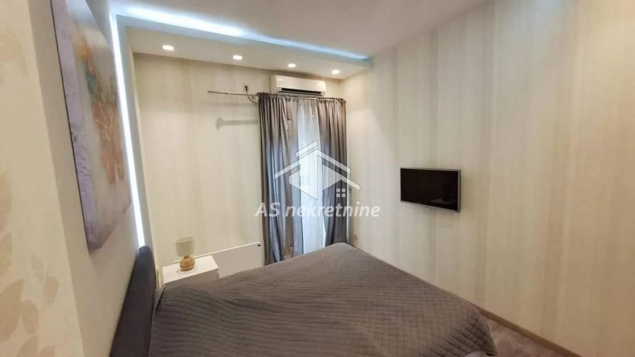 Rent, two bedroom apartment, 42m², Palata Pravde, Beograd